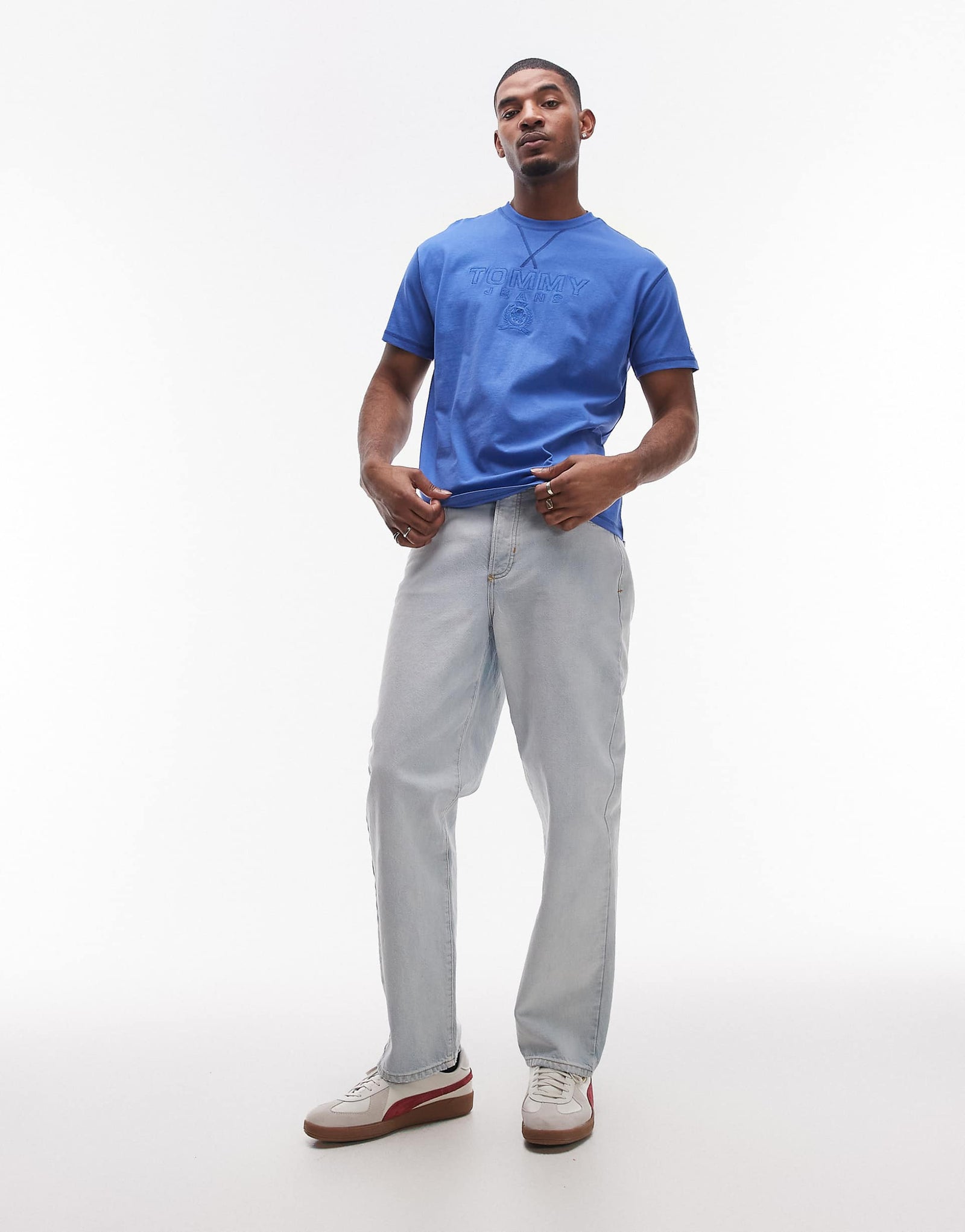 Tommy Jeans tonal crest t-shirt in blue.